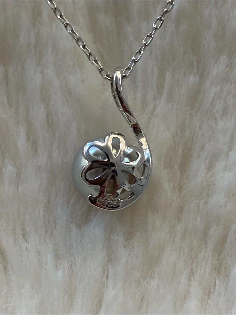 Gray Pearl Pendant - Picture 3 of 6